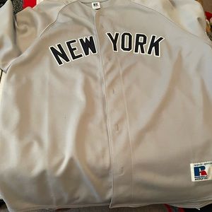 Russell Athletics Gray Yankees jersey